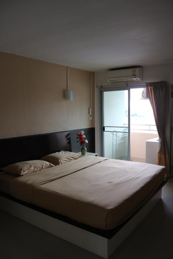 Appartamento Ladapan Mansion Nonthaburi Esterno foto