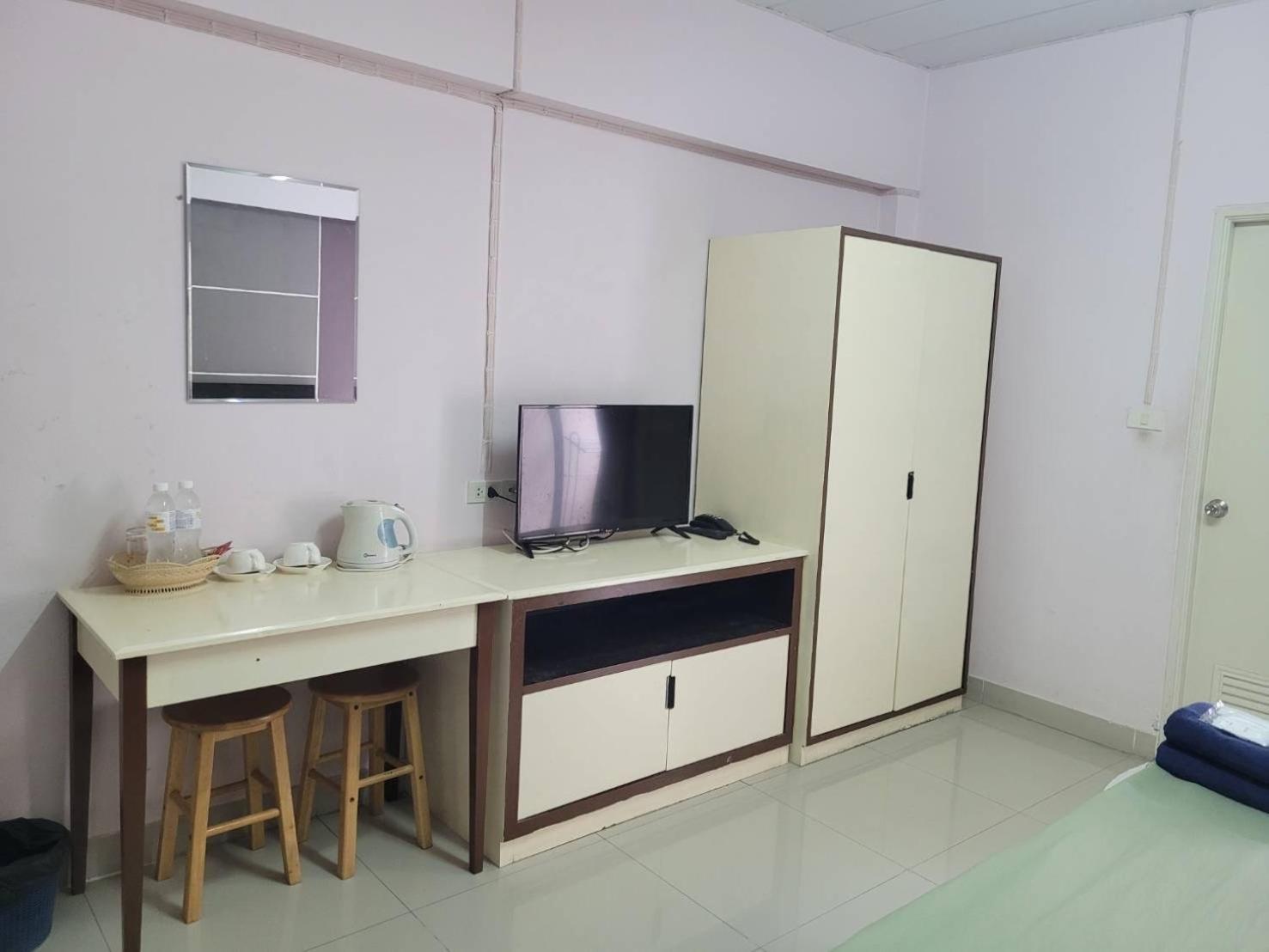 Appartamento Ladapan Mansion Nonthaburi Esterno foto